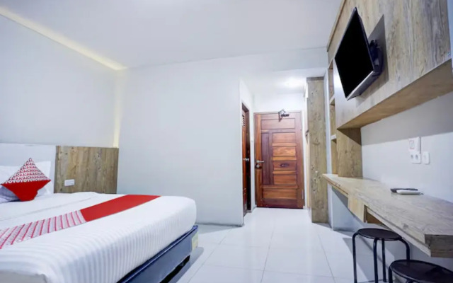 Collection O Gapura Hotel Near Parapat Penatapan Danau Toba