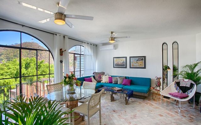 Casa Loma Old Town 3 BR by Casago