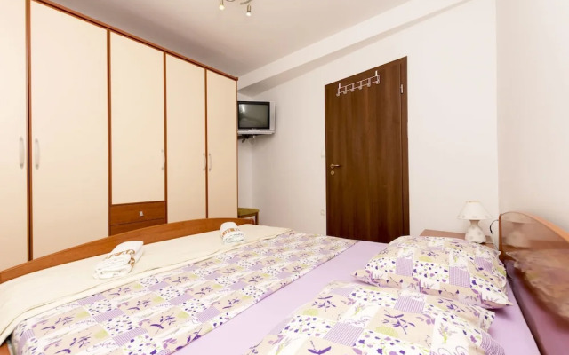Apartments Mira