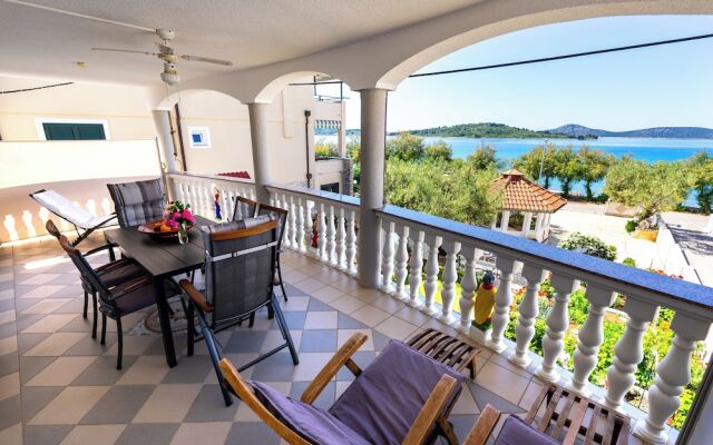 Beach House Apartments Vodice