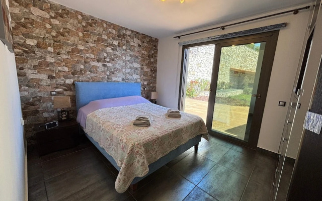 Smaragdine Blue Villa