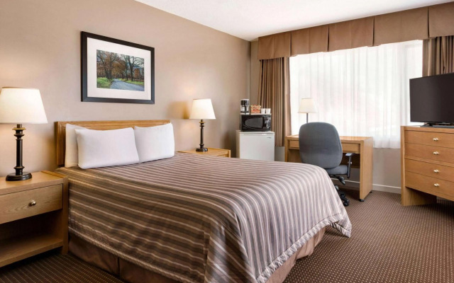 Travelodge by Wyndham Simcoe