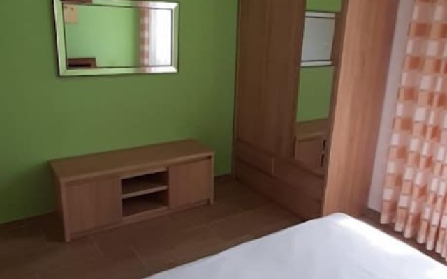 Ivano - 90m to the Beach - A1