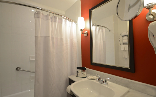 Armon Plaza Montreal Airport