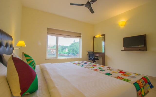 OYO 16157 Home Casa Laguna Lake View Studio