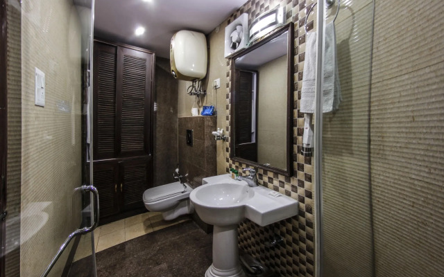 Hotel Kapital By OYO Rooms