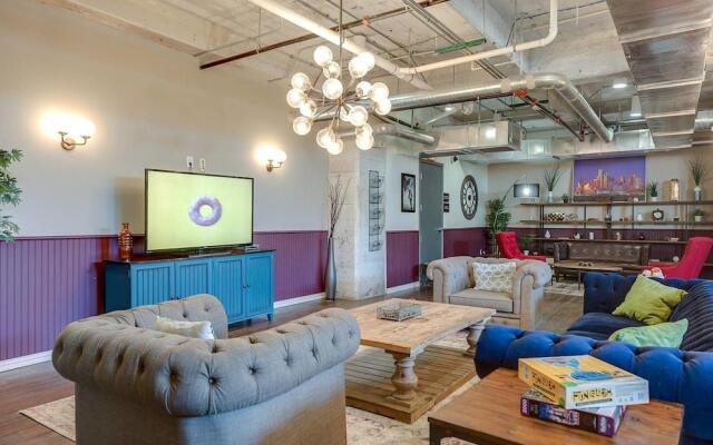 3 Bedroom Unit in Downtown Dallas with Pool & Gym