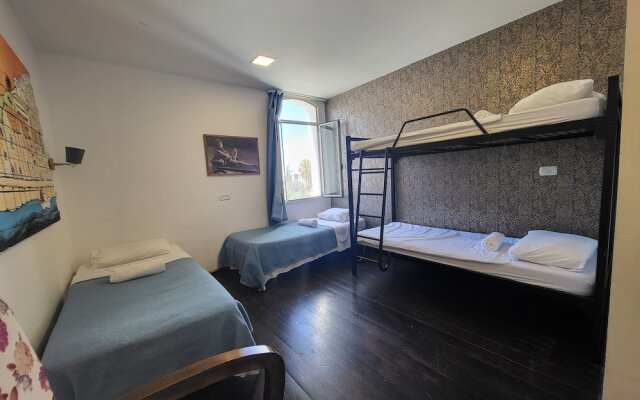 Haifa Hostel