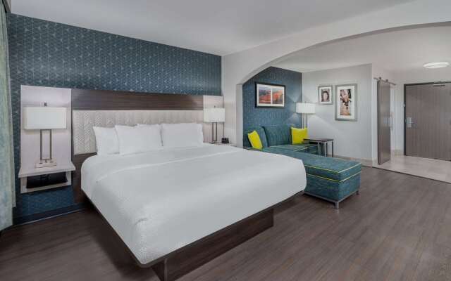La Quinta Inn & Suites by Wyndham Santa Rosa