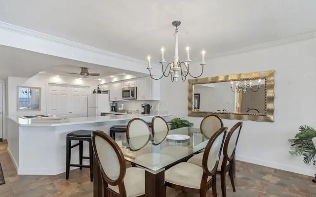 Shoreline Towers 1113