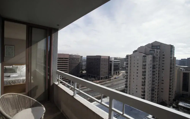 Modern 2BR Stay Near DC Arlington VA