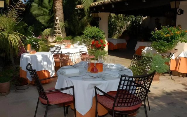 Petit Hotel Restaurante Ses Rotges - Adults Only