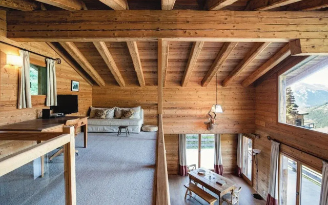 Authentic Swiss Spa Chalet Hot Tub & Sauna