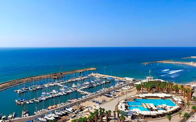 BayWatch Hotel