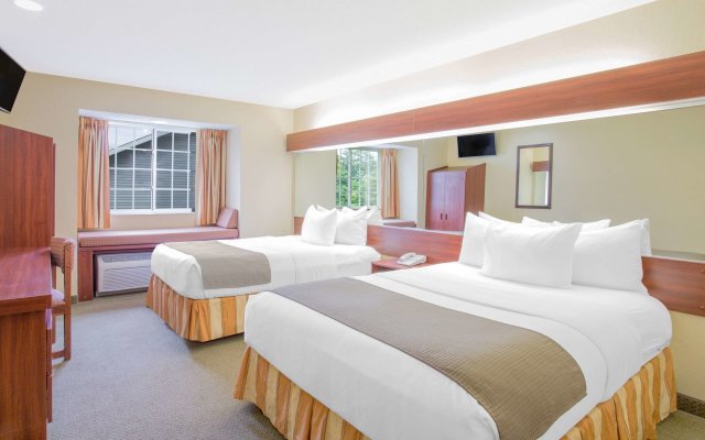 Microtel Inn & Suites by Wyndham Gassaway/Sutton