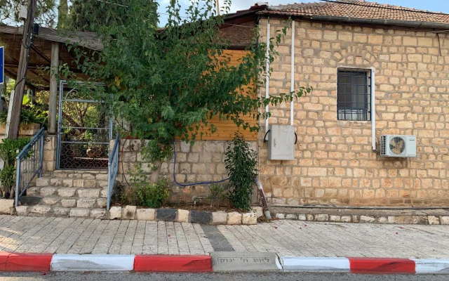 בית האבן העתיק מ-1885