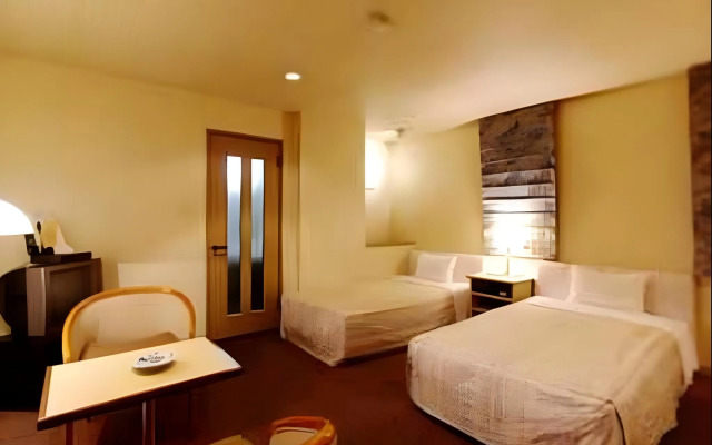 Leo Plaza Hotel