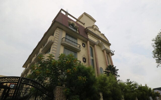 OYO 4798 Hotel Periwal Premium