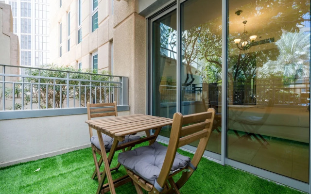 Lux BnB 3BDR Burj Khalifa & Pool Views