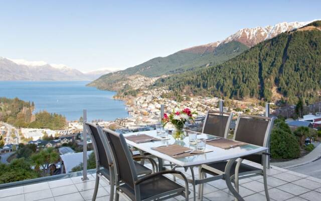 Luxury 4 Bedroom Villa in New Zealand, Queenstown Villa 1007