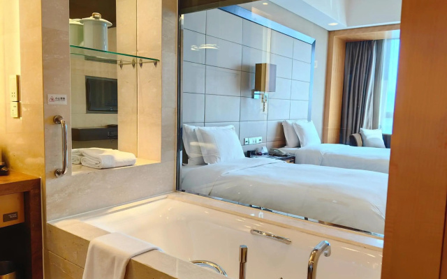 Crowne Plaza Yichang by IHG