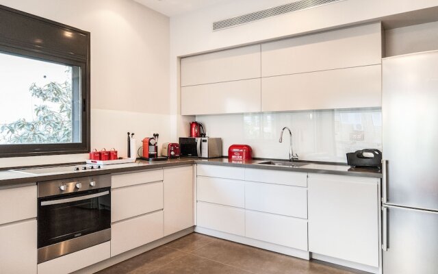 Luxury 3 BR Near the Beach