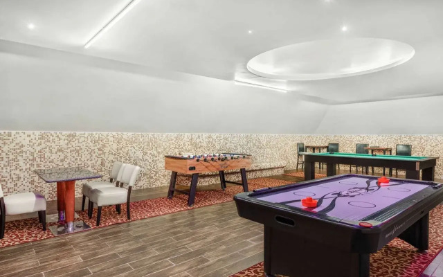 Отель Mercure Szekesfehervar Magyar Kiraly Hotel