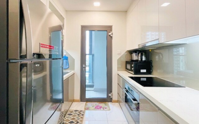 DongDong Skyview APT in Landmark81 Tower