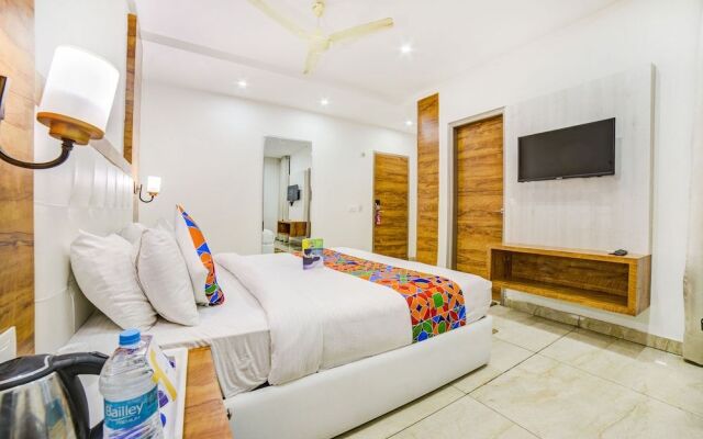 FabHotel Three Palms