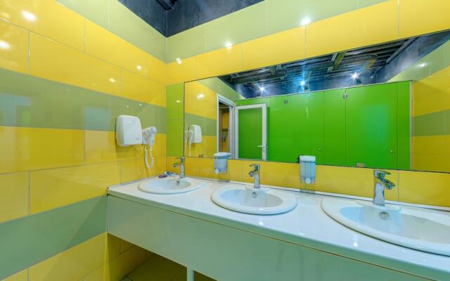 Green cube hostel