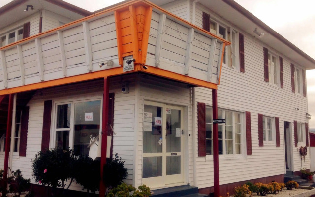 Rainbow Motel