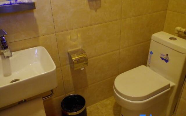 Dandong Yading Hotel