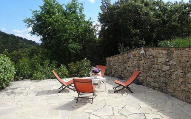 Eaux Vives - Belle Villa De Vacances Dans Un Domaine Privée Du Haut Var