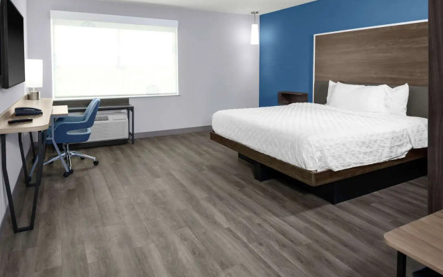 Tru by Hilton Gilbert