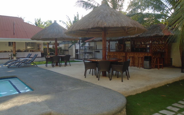 Parrot Resort Moalboal