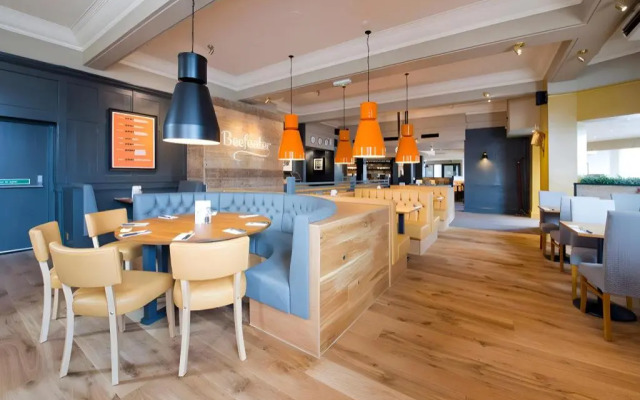 Premier Inn Manchester Airport Heald Green