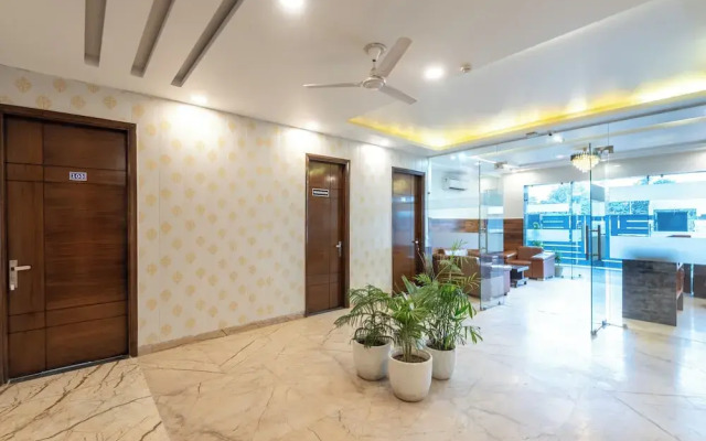 Saavi Hotel Sector- 46
