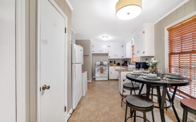 2BR Duplex Near From Uptown Charlotte