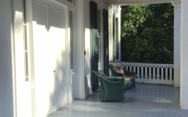 Collina Plantation Inn