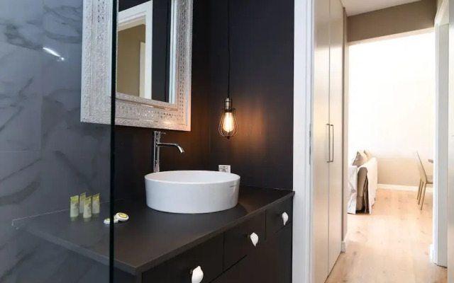 142m² Bright Alimos Apartment with Marina View