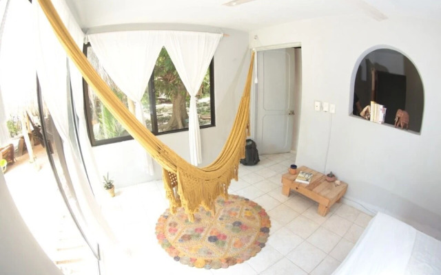 LULÚ La Bruja Yoga Lodge