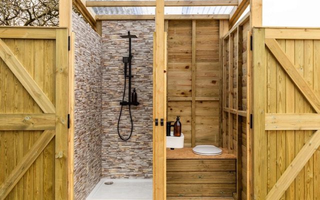 Luxury Glamping - Charlcombe Valley Orchards Bath