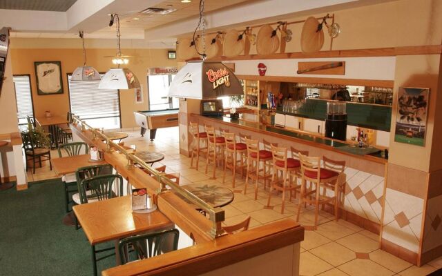 Maingate Lakeside Resort