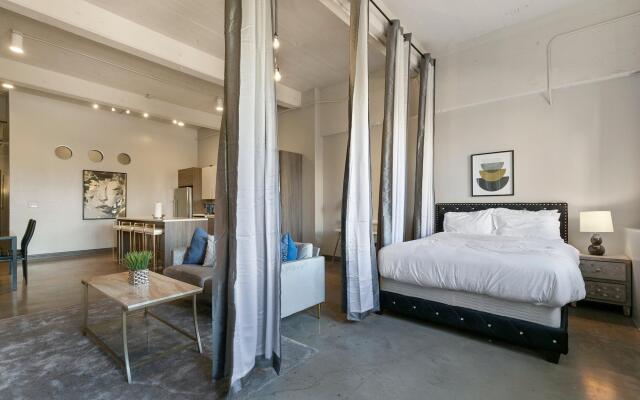 Luxury Downtown Dallas Stay by Amyfinehouse