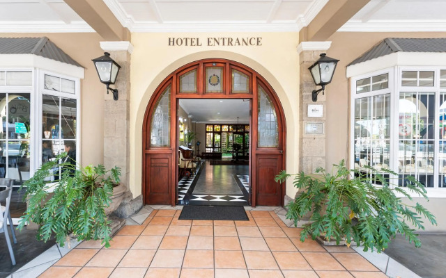 Queen’s Hotel by BON Hotels