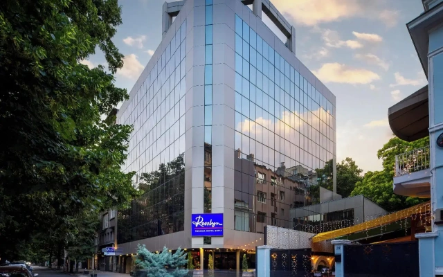 Rosslyn Thracia Hotel