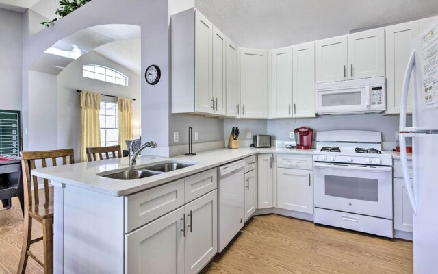 Charming Kissimmee Retreat w/ Pool & Lanai!