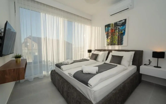 Villa Cataleya with private heated pool