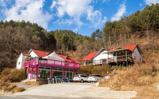 Hongcheon Hill & Dale Pension