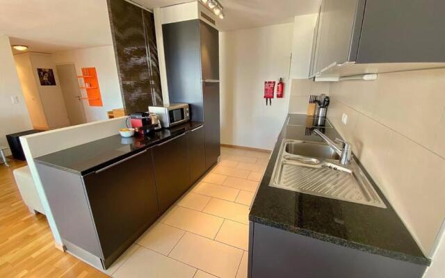 Spacious and bright 2 bedroom apartment with terrace